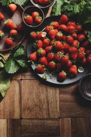 Caroline w stylizacji. Drewniane kafle. Tło drewniane z kafli.