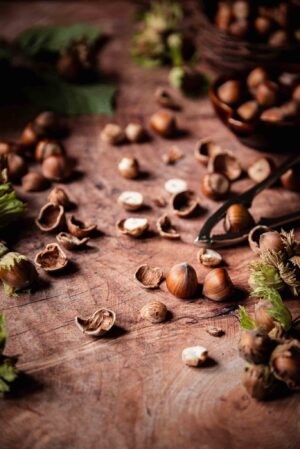 Tło do fotografii kulinarnej i produktowej. Drewno vintage. Kolory neutralne. Przykładowa stylizacja na tle winylowym. Sawmill story.