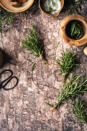 Tło do fotografii kulinarnej i produktowej. Kolory różne odcienie brązow, beży. Winylowe tło do fotografii, zwijane, trwałe, drukowane. Wzór imitujący korę drzewa.