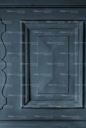 Tło do fotografii kulinarnej i produktowej. Kolory grafitowy, z pomarańczowymi elementami w postaci odprysków farby. Winylowe tło do fotografii, zwijane, trwałe, drukowane. Wzór imitujący stare drewniane drzwi w kolorze granatowo, grafitowym.