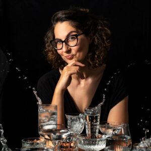 Ambasadorka marki CBee, która wybiera tła, stworzone z myślą o fotografii kulinarnej i produktowej ponieważ te tła doskonale sprawdzi się w sesjach lifestyle, flat lay oraz zdjęciach do social mediów i materiałów reklamowych.