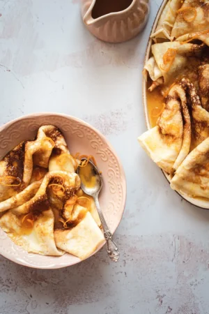 naleśniki w minimalistycznej stylizacji flat lay